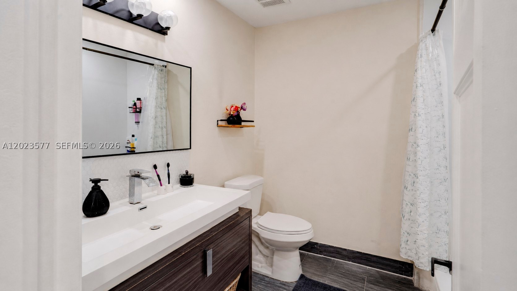 RIVER CLUB TOWNHOUSE COND - Residential