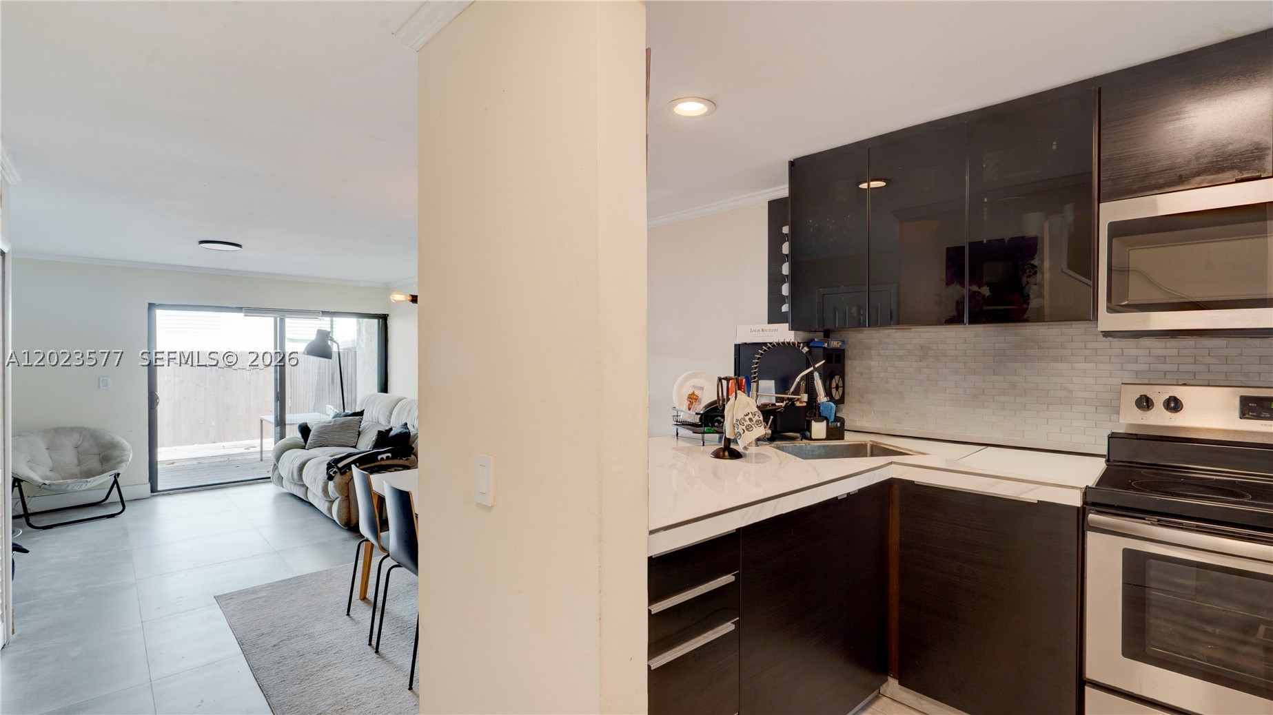 RIVER CLUB TOWNHOUSE COND - Residential