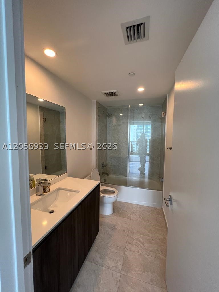 ARIA ON THE BAY CONDO - Residential Lease