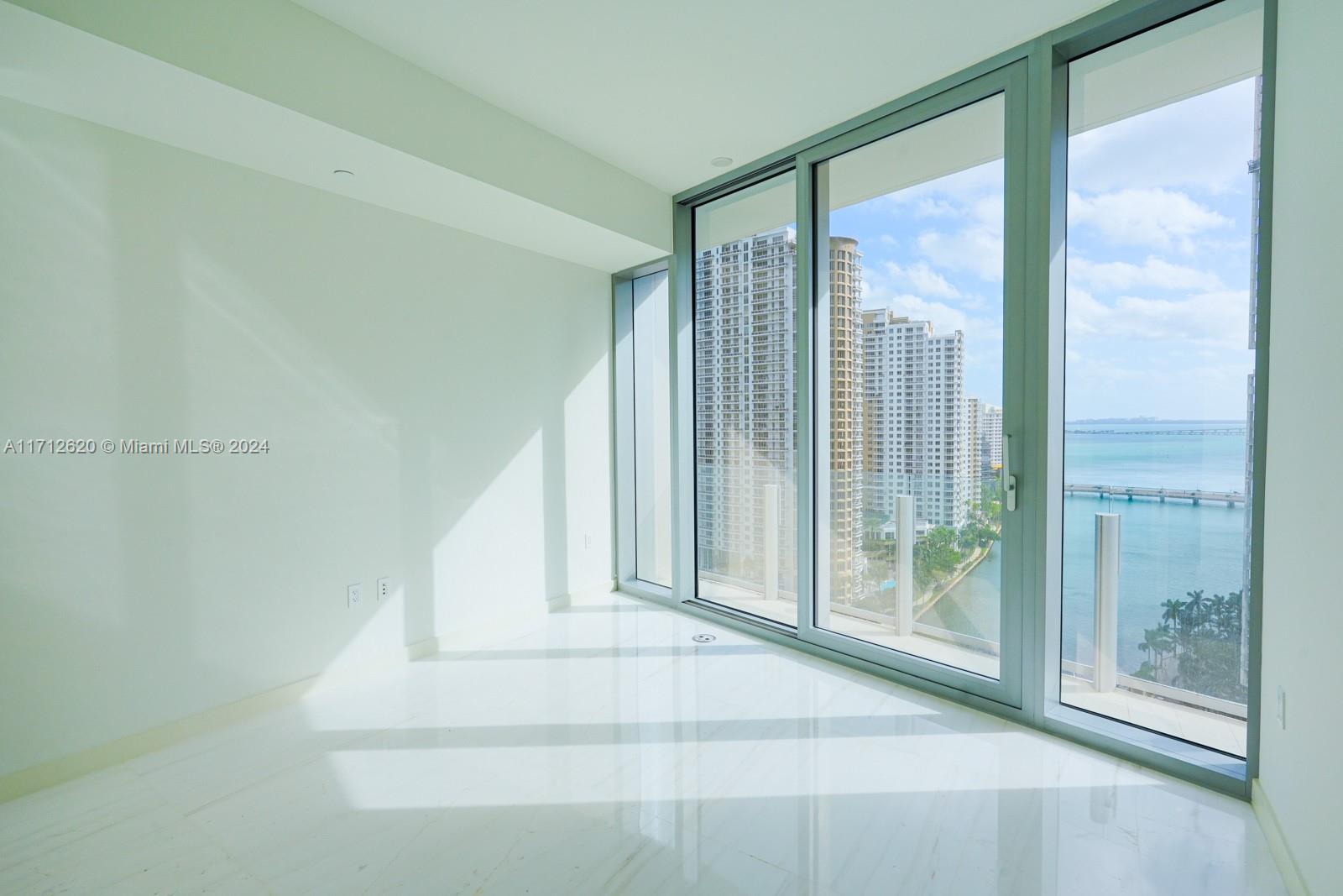 ASTON MARTIN RESIDENCES - Residential