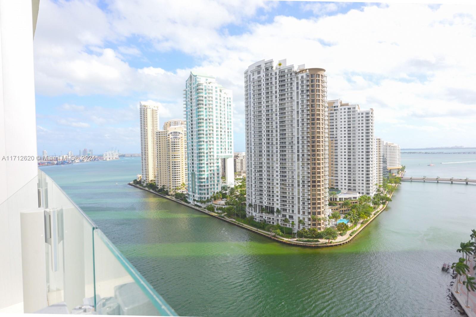 ASTON MARTIN RESIDENCES - Residential
