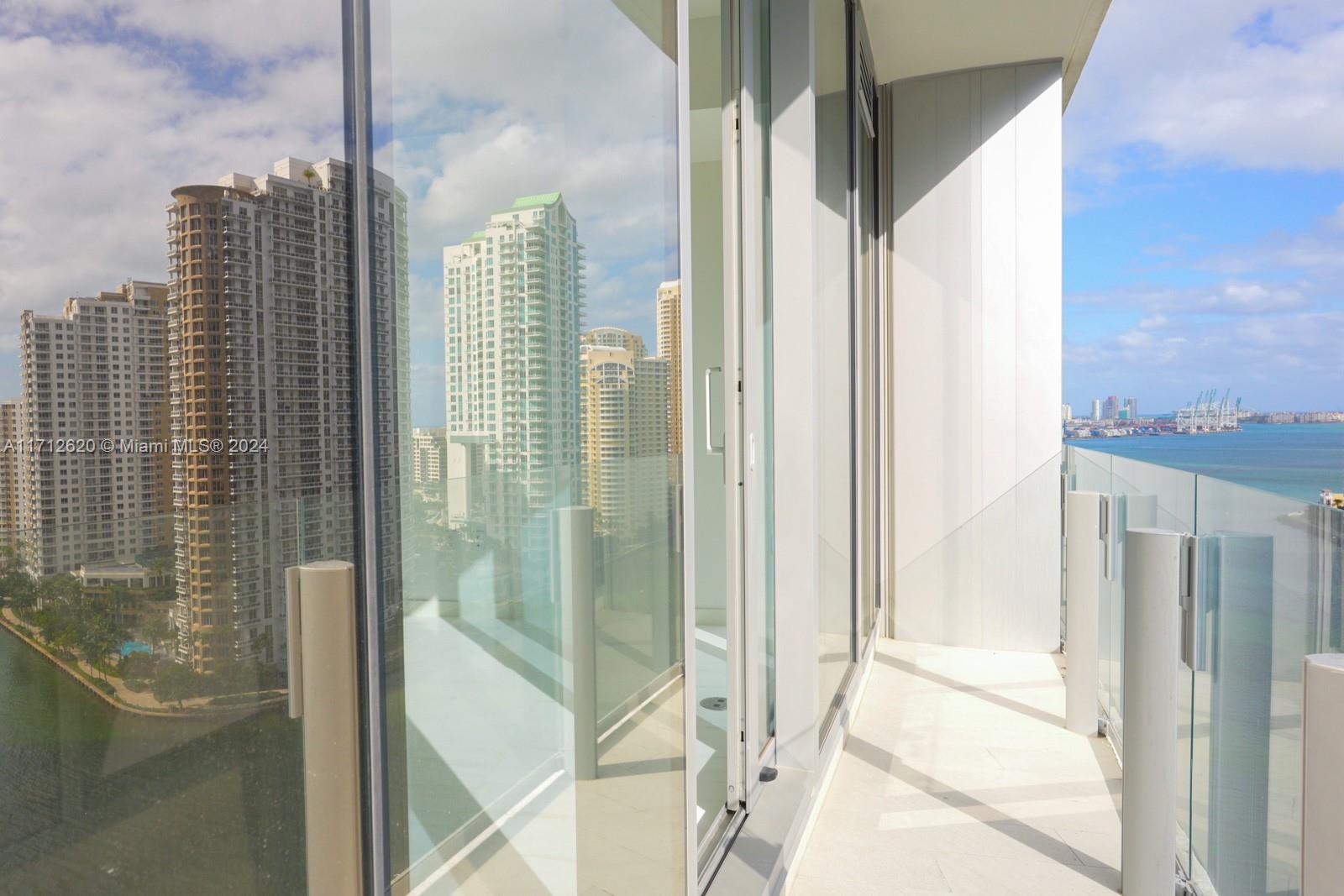 ASTON MARTIN RESIDENCES - Residential