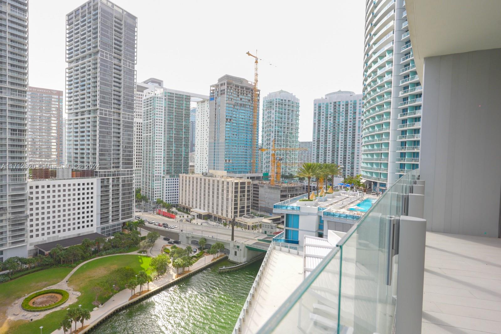 ASTON MARTIN RESIDENCES - Residential