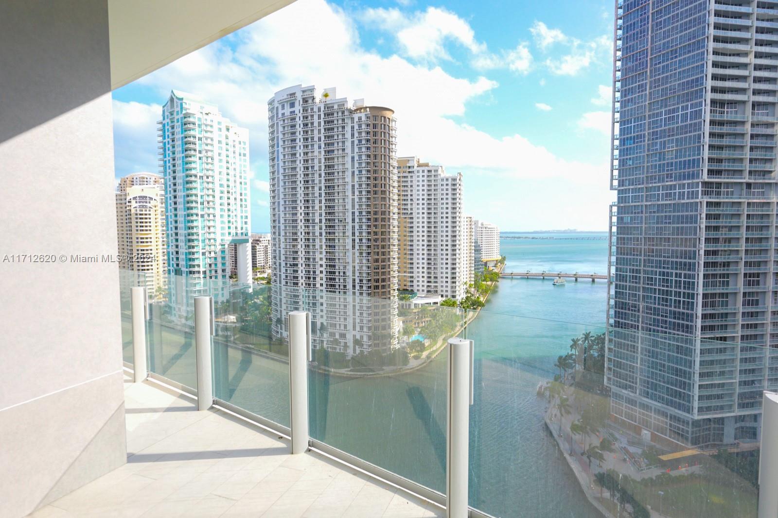 ASTON MARTIN RESIDENCES - Residential