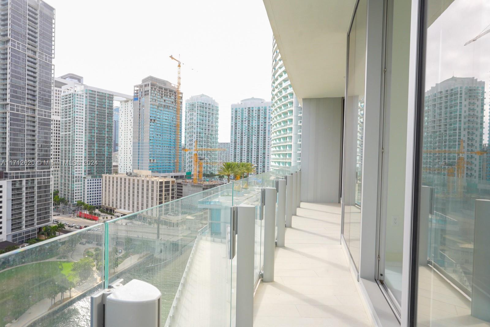 ASTON MARTIN RESIDENCES - Residential