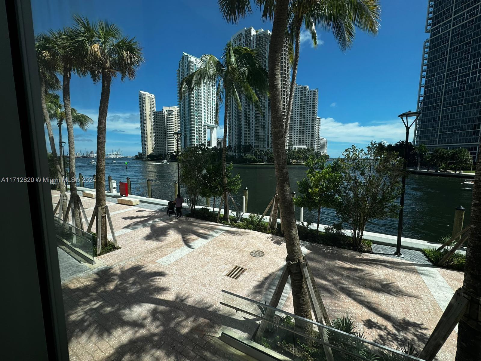 ASTON MARTIN RESIDENCES - Residential