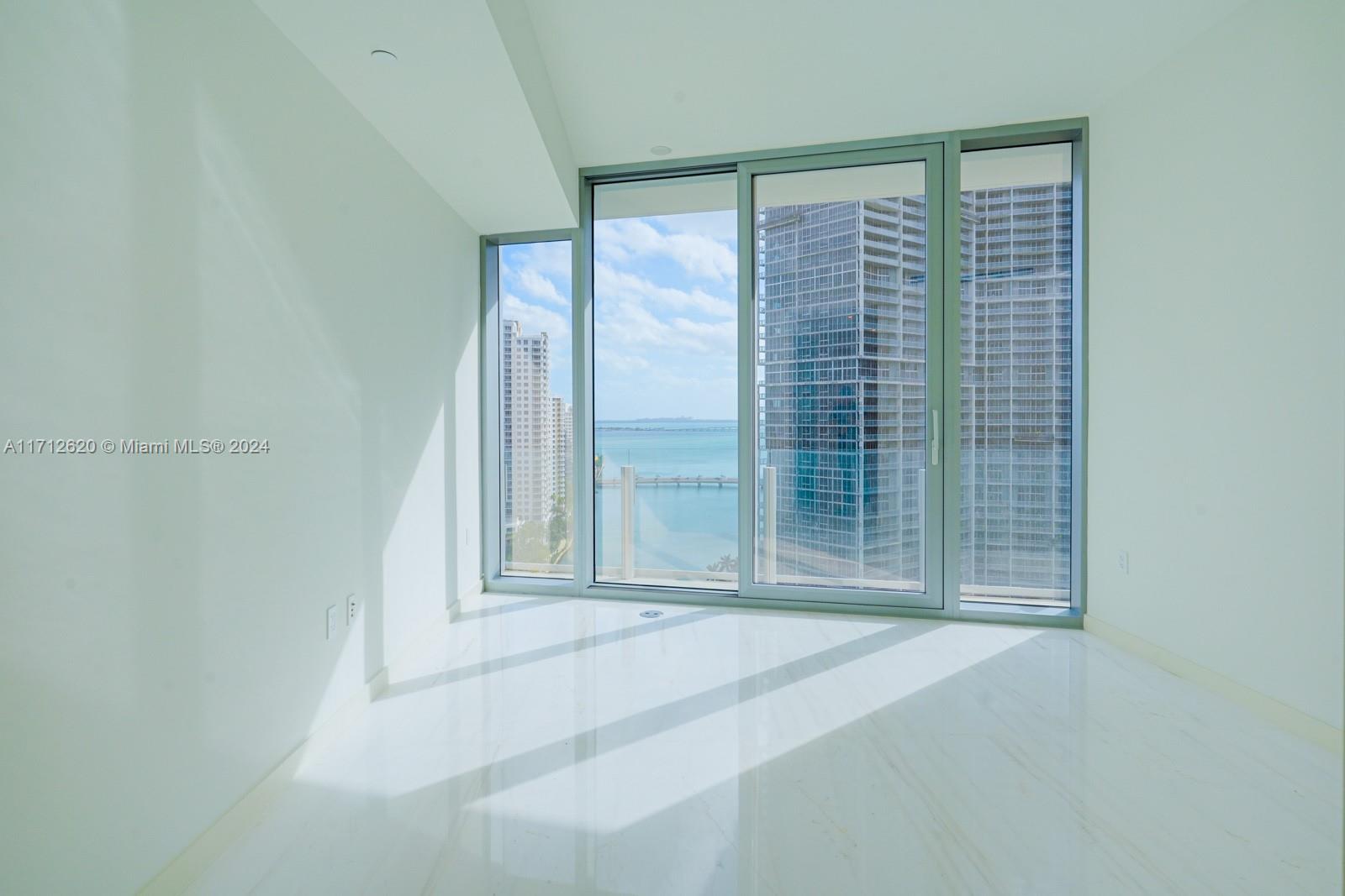 ASTON MARTIN RESIDENCES - Residential