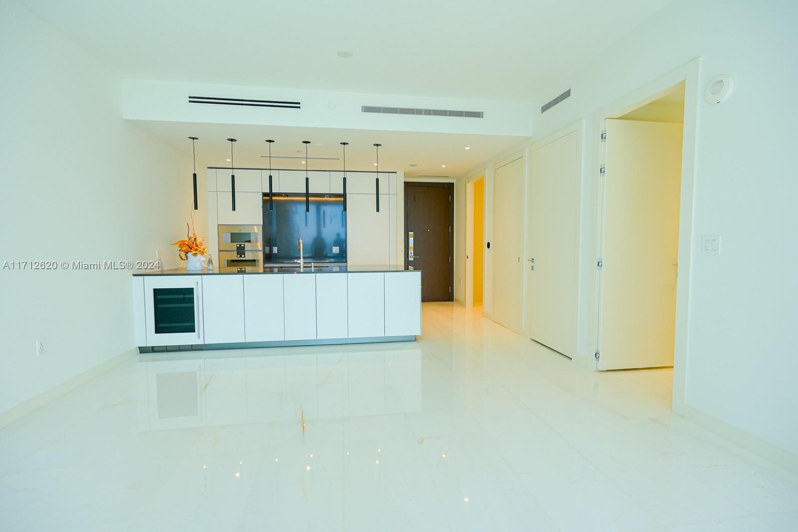 ASTON MARTIN RESIDENCES - Residential