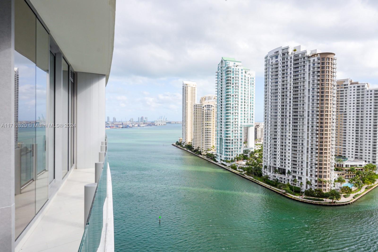 ASTON MARTIN RESIDENCES - Residential