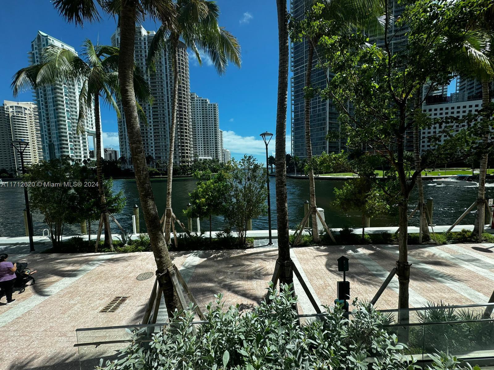 ASTON MARTIN RESIDENCES - Residential