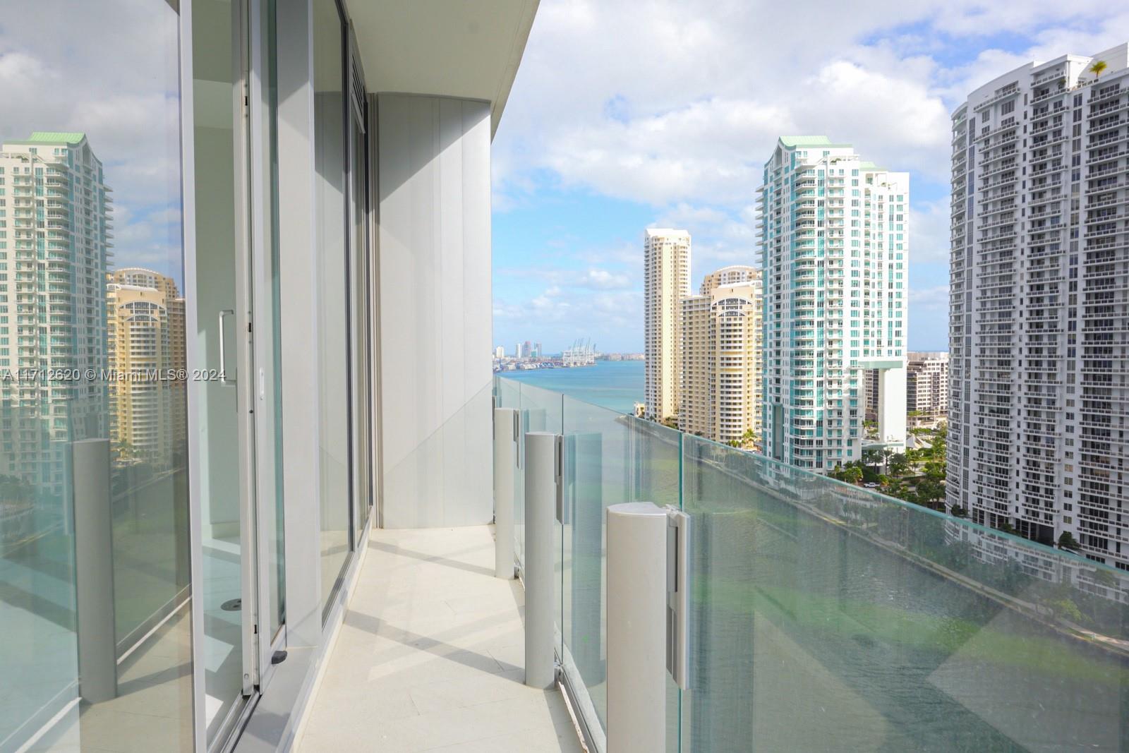 ASTON MARTIN RESIDENCES - Residential