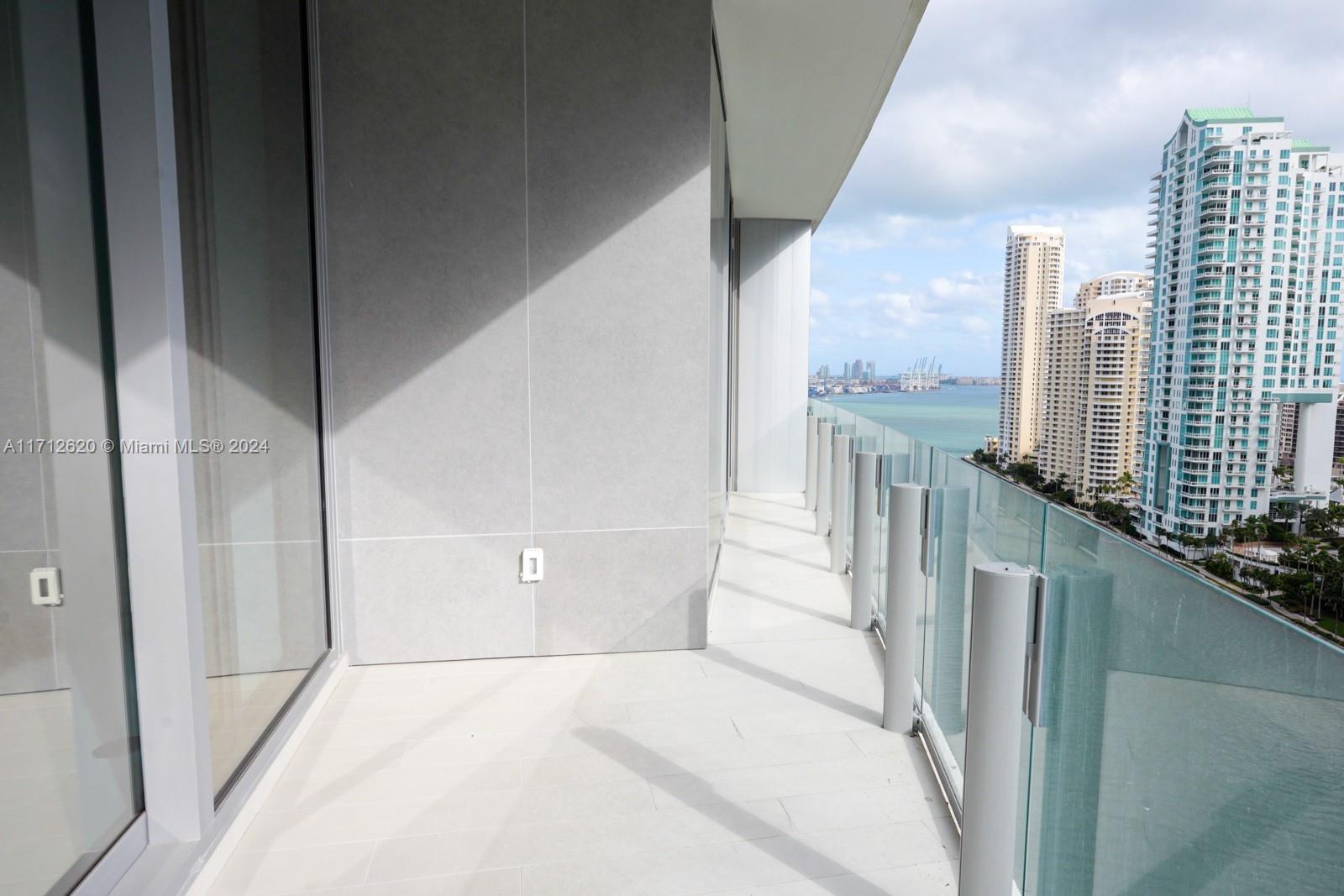 ASTON MARTIN RESIDENCES - Residential