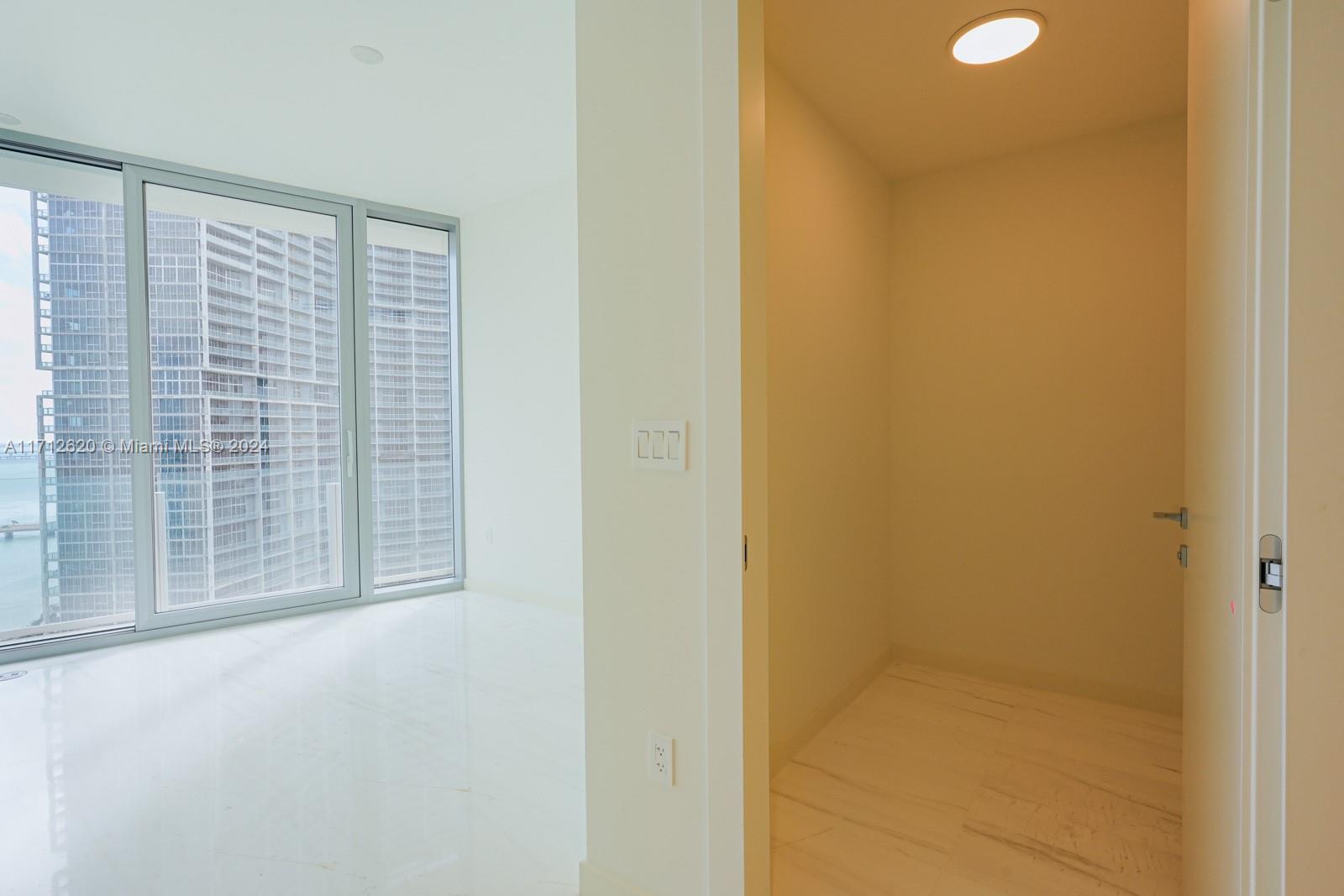 ASTON MARTIN RESIDENCES - Residential