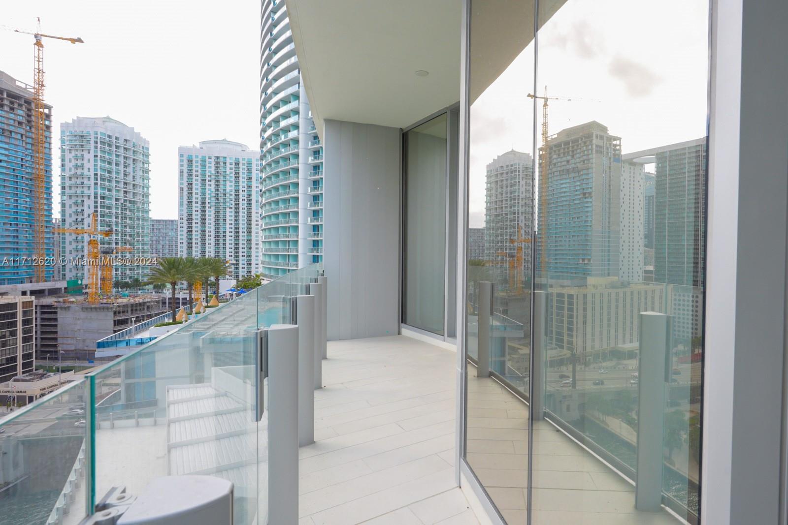 ASTON MARTIN RESIDENCES - Residential