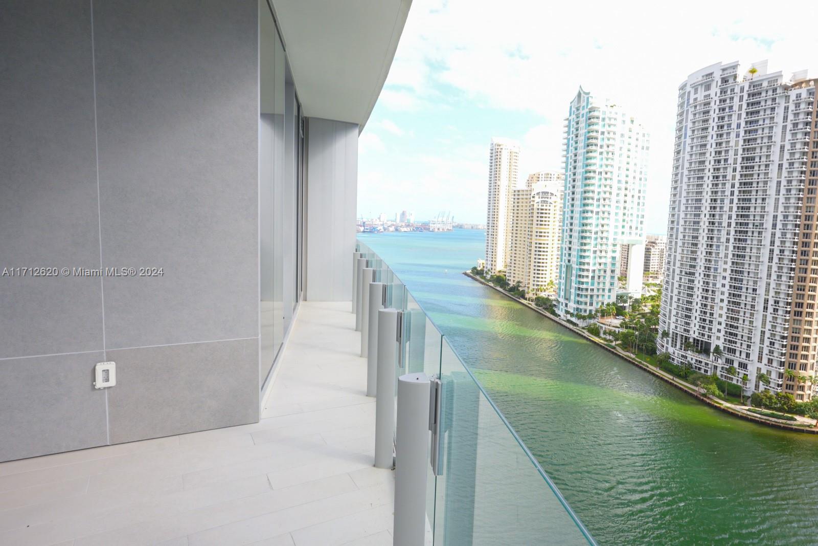 ASTON MARTIN RESIDENCES - Residential