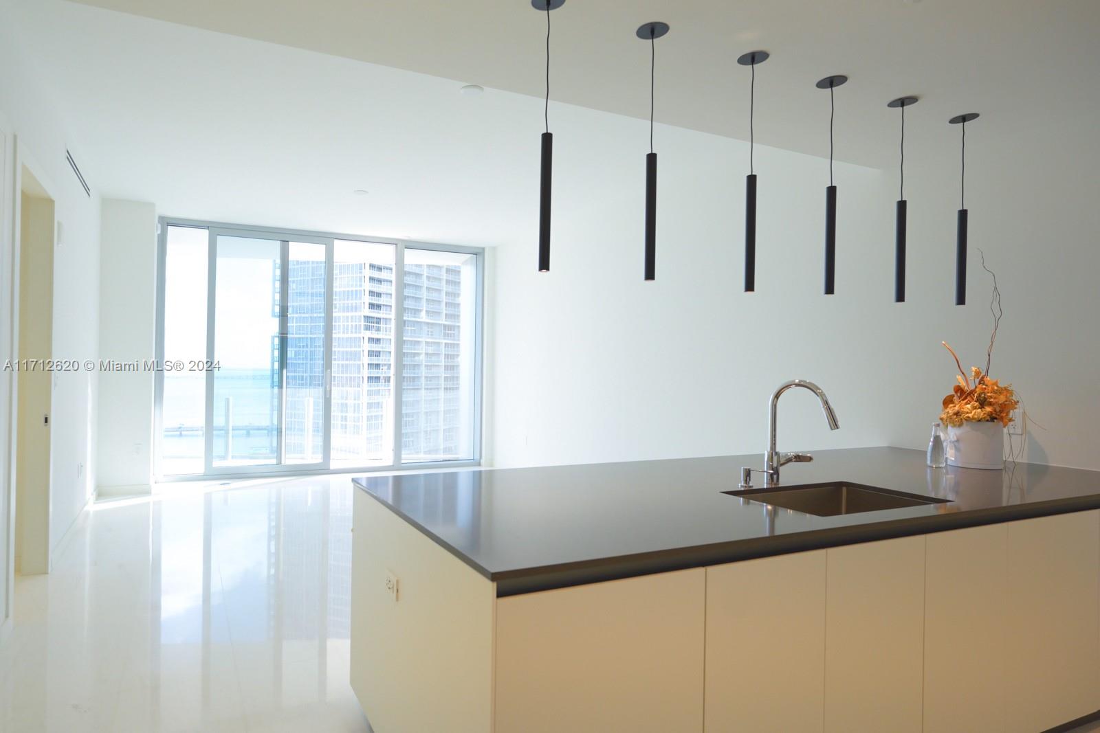 ASTON MARTIN RESIDENCES - Residential