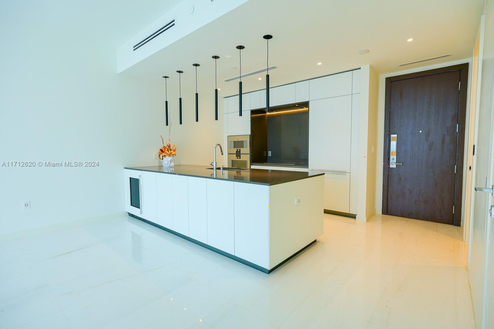 ASTON MARTIN RESIDENCES - Residential