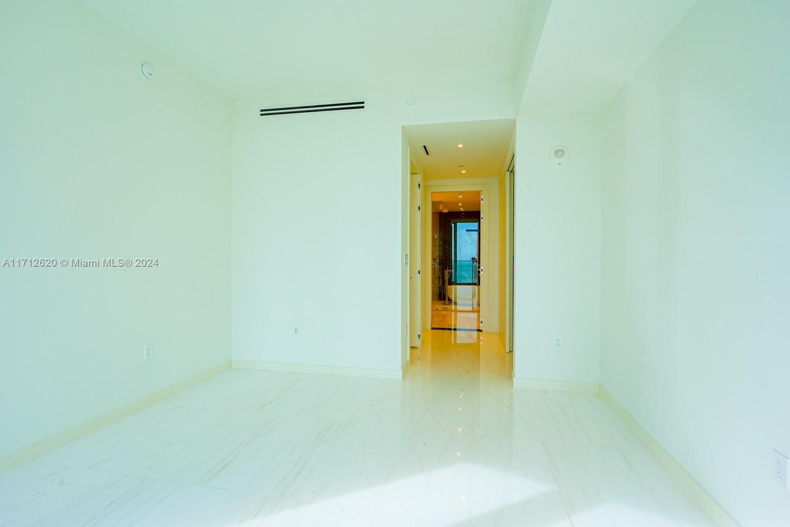 ASTON MARTIN RESIDENCES - Residential