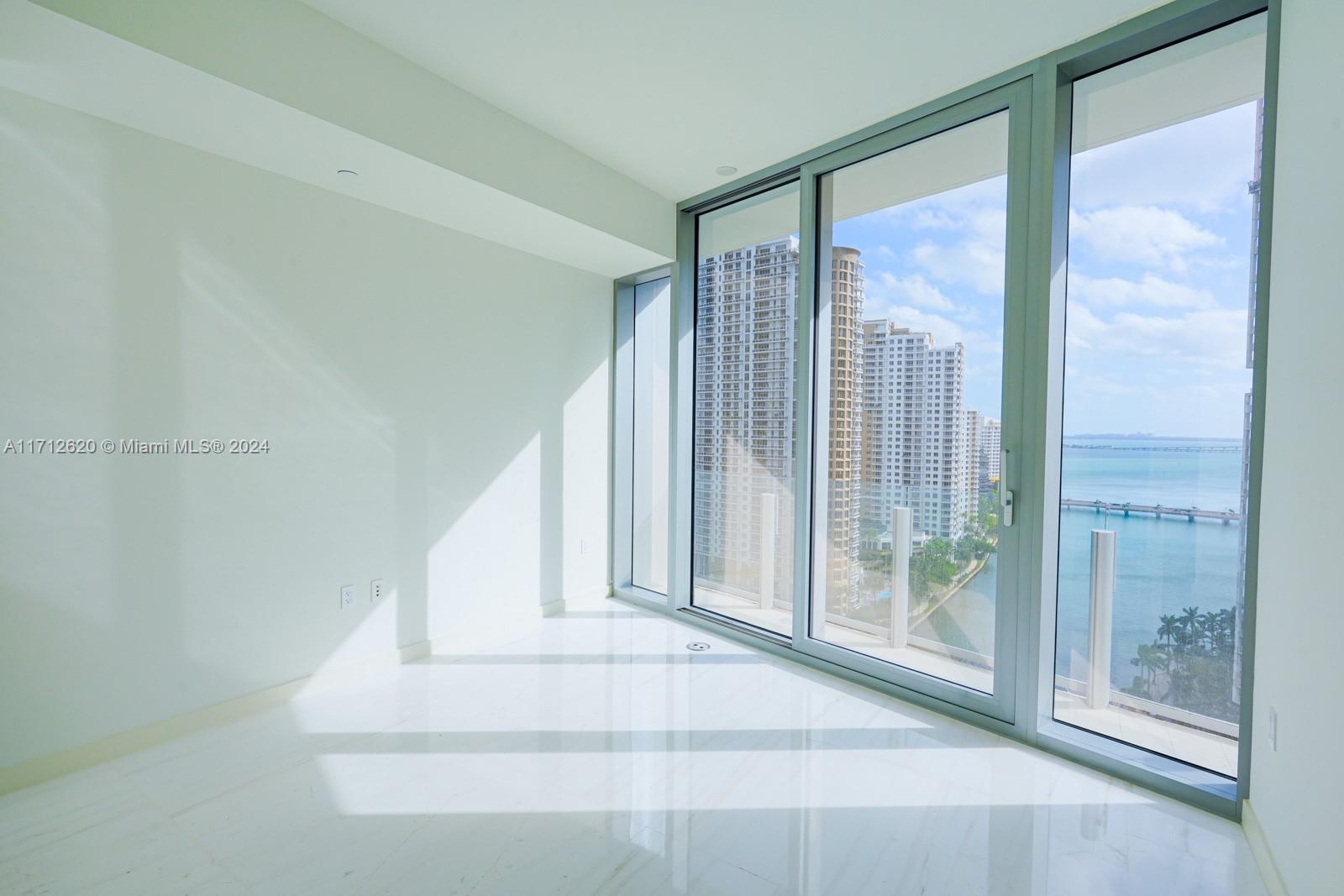 ASTON MARTIN RESIDENCES - Residential