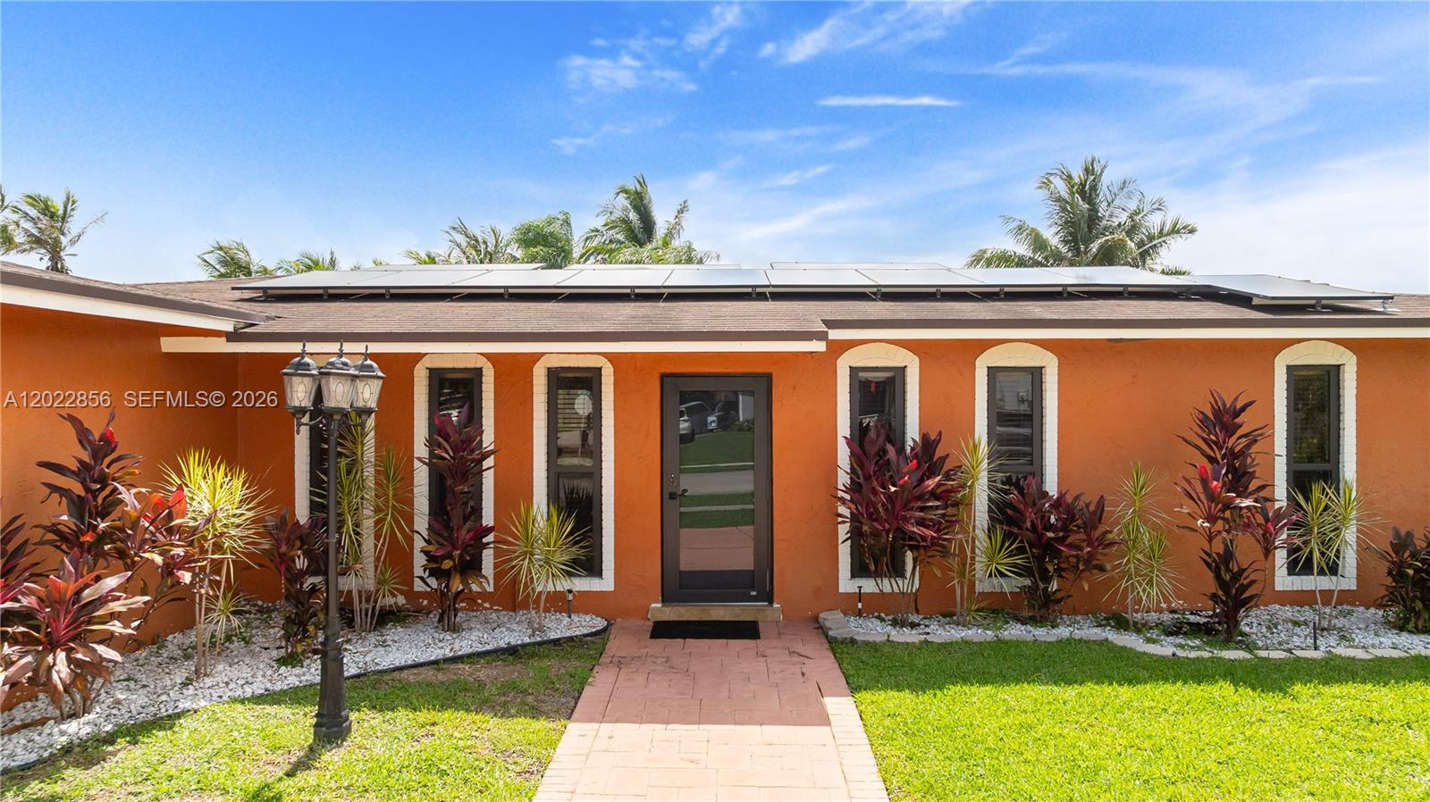 PASADENA LAKES SOUTH - Residential