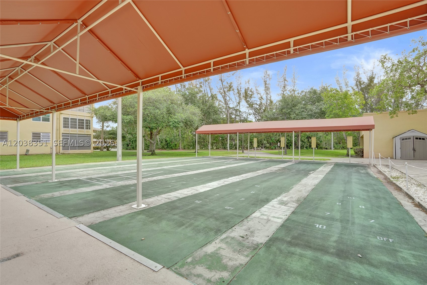 BERMUDA CLUB SIX CONDO - Residential