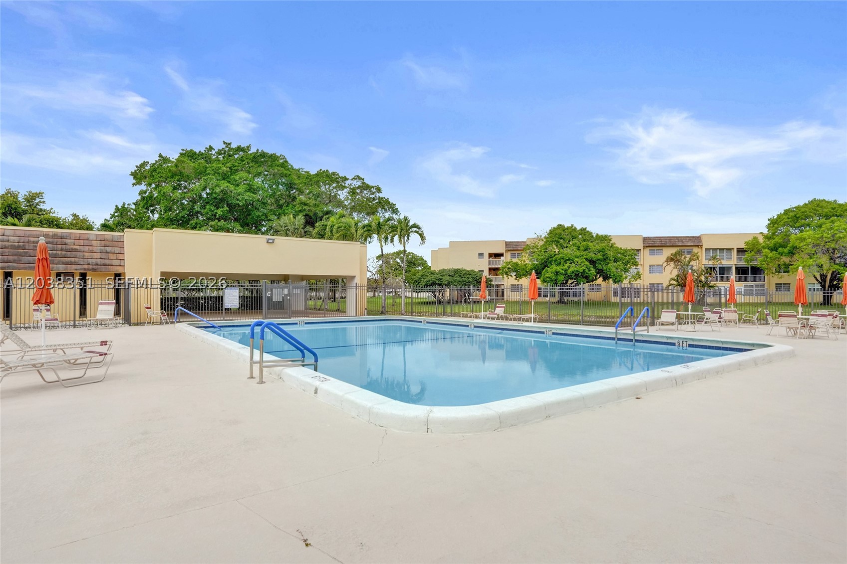 BERMUDA CLUB SIX CONDO - Residential