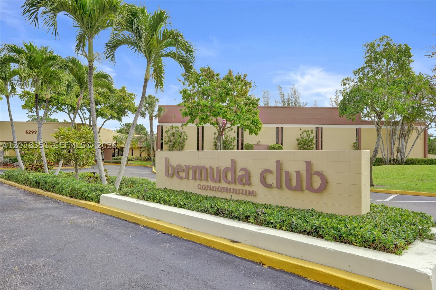 BERMUDA CLUB SIX CONDO - Residential