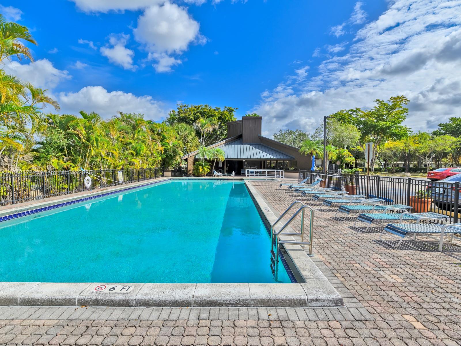 FOUNTAINS OF JACARANDA CO - Residential