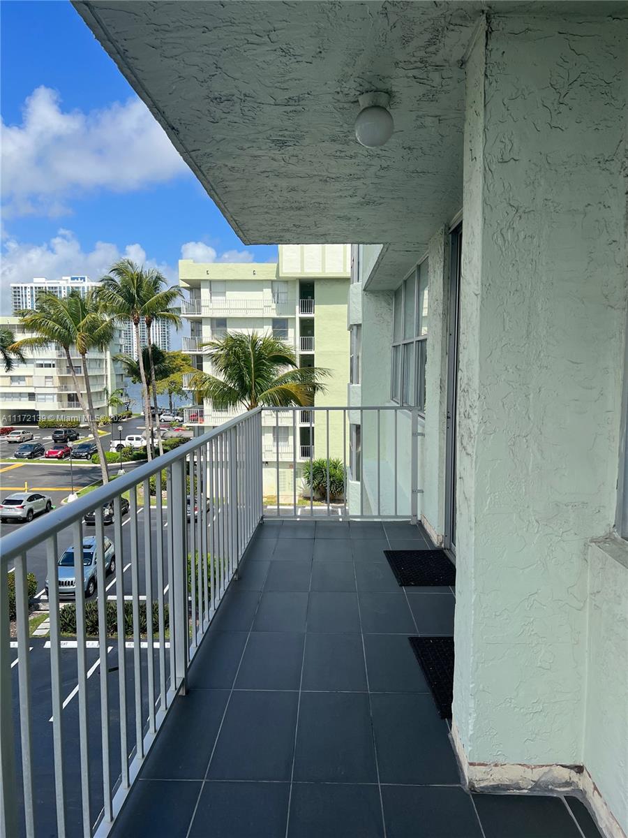 REEF SOUTH CONDO - Residential