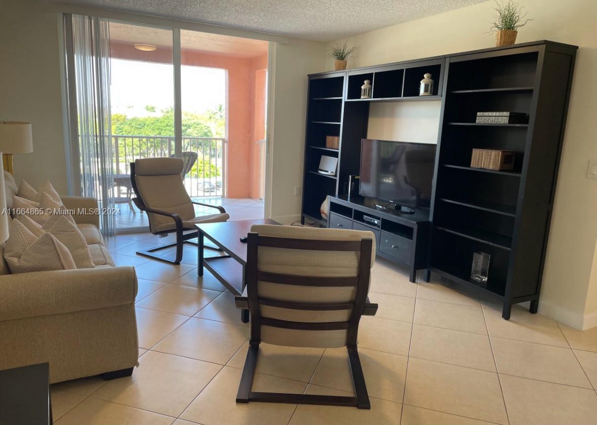 THE YACHT CLUB AT AVENTUR - Residential Lease