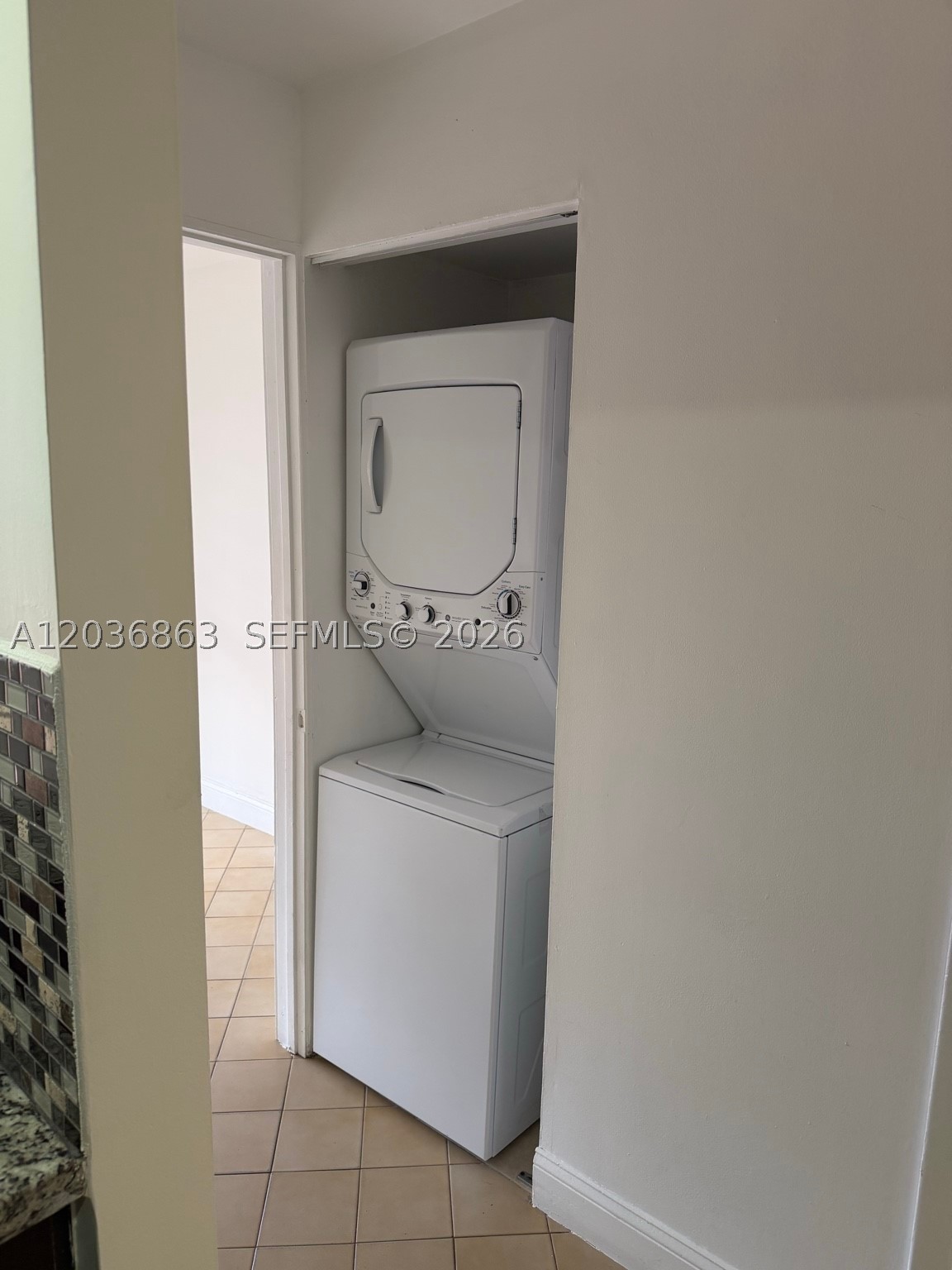 MILLER DREAM TOWNHOMES CO - Residential Lease
