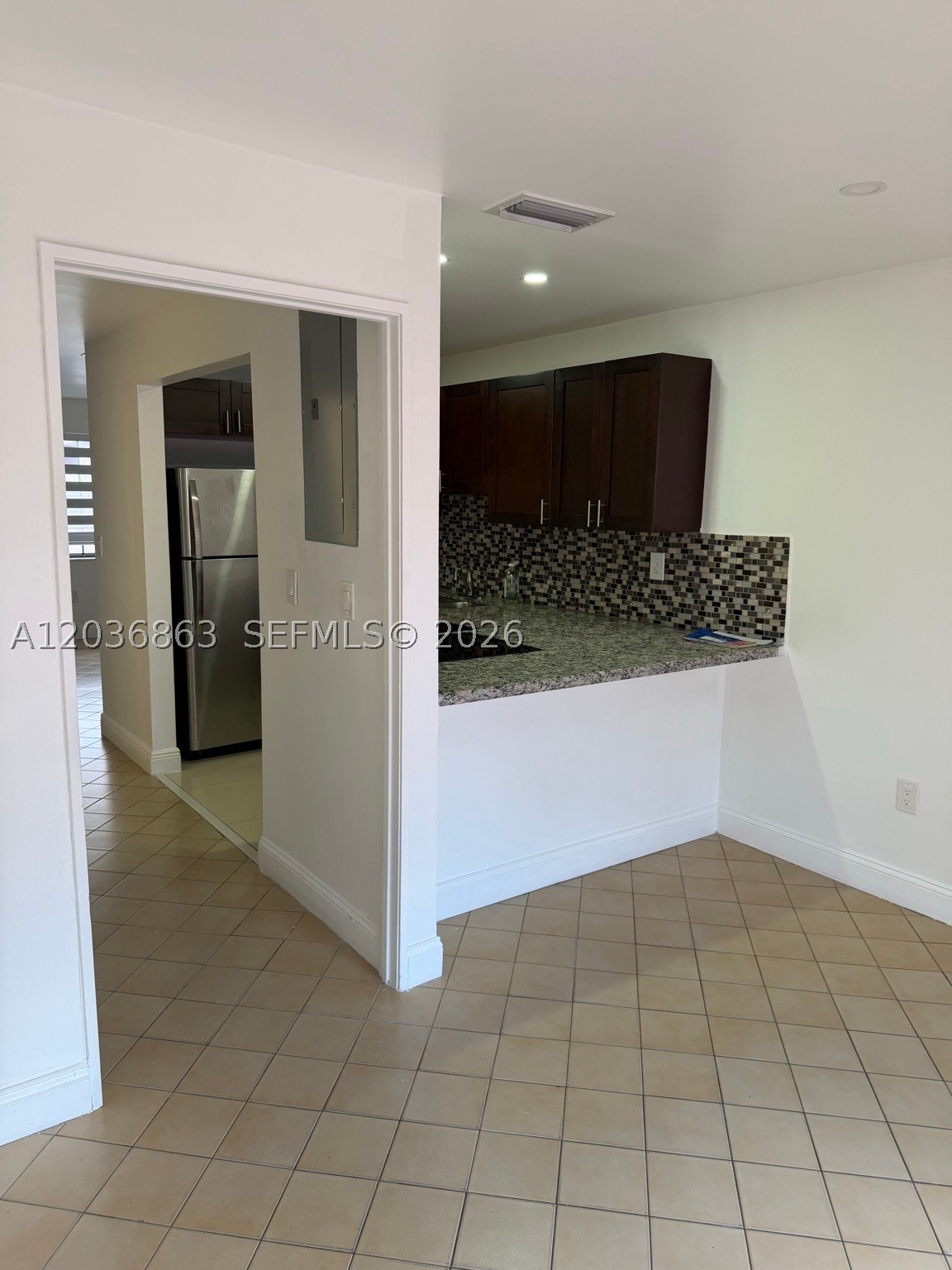 MILLER DREAM TOWNHOMES CO - Residential Lease