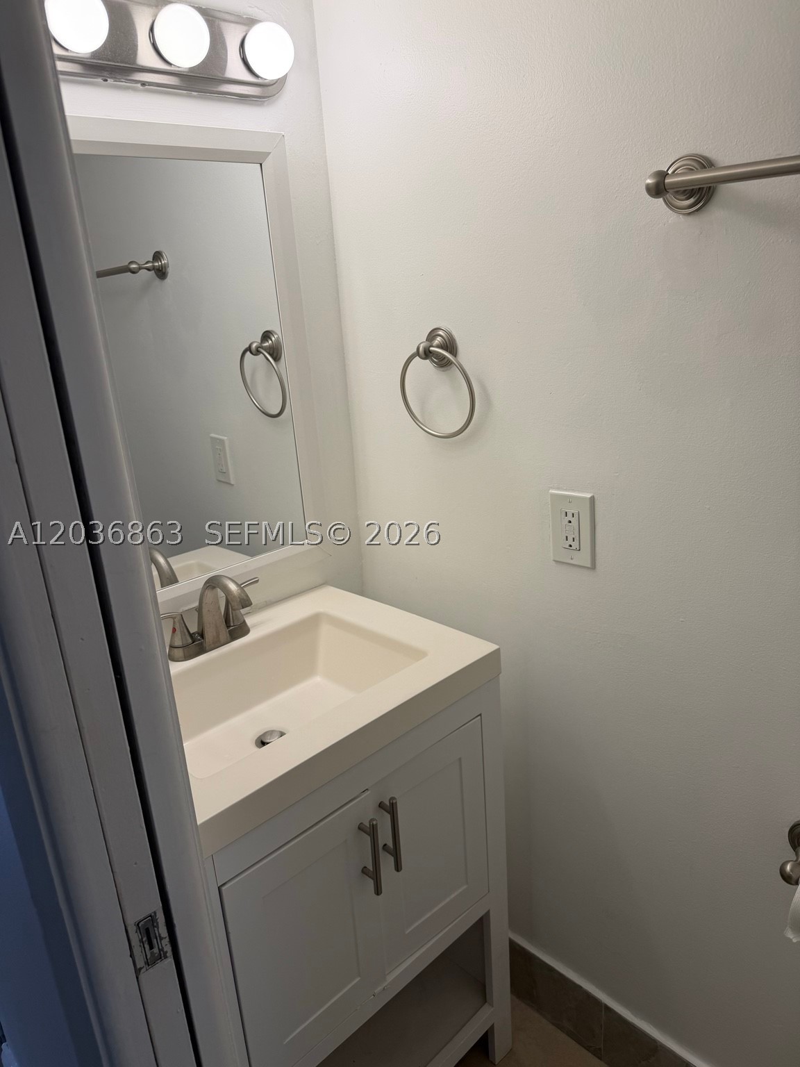 MILLER DREAM TOWNHOMES CO - Residential Lease