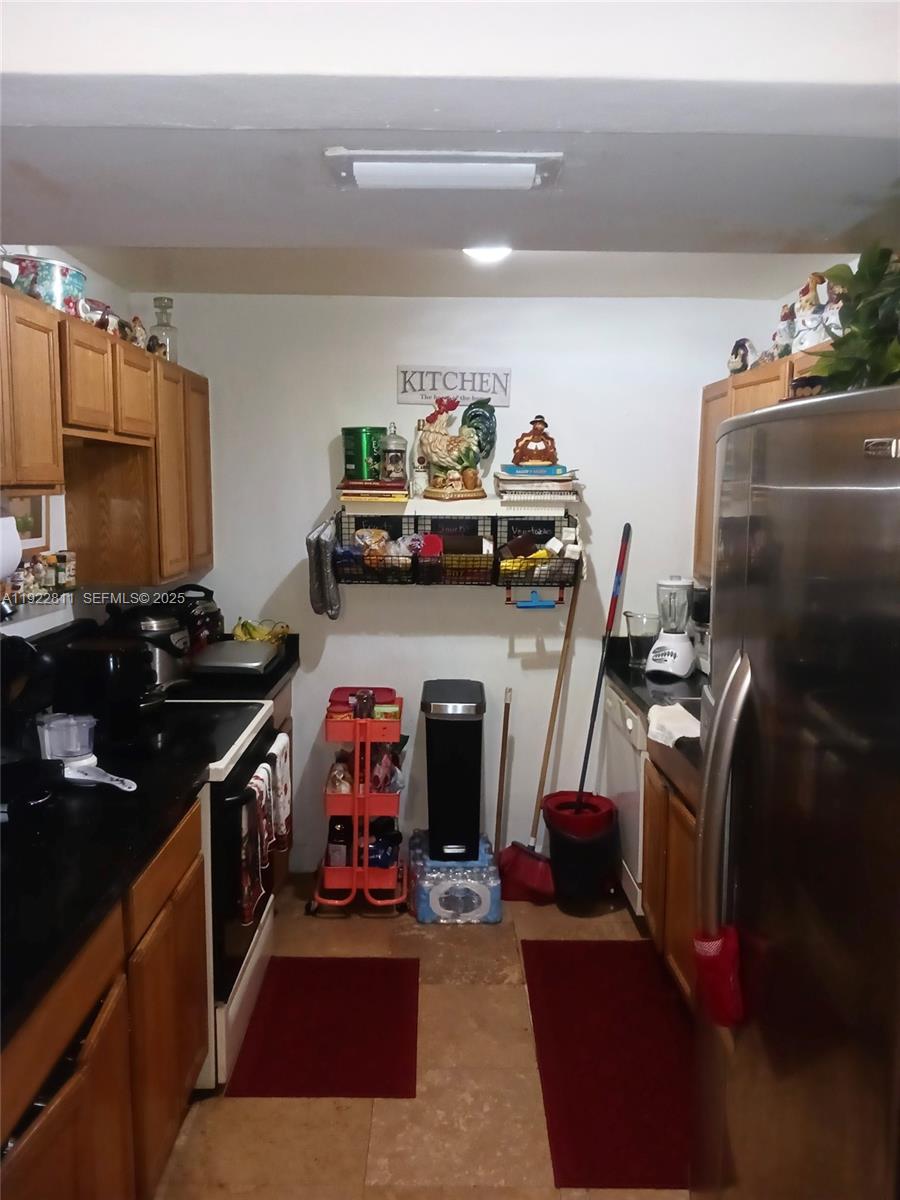 SUTTON HOUSE CONDO - Residential
