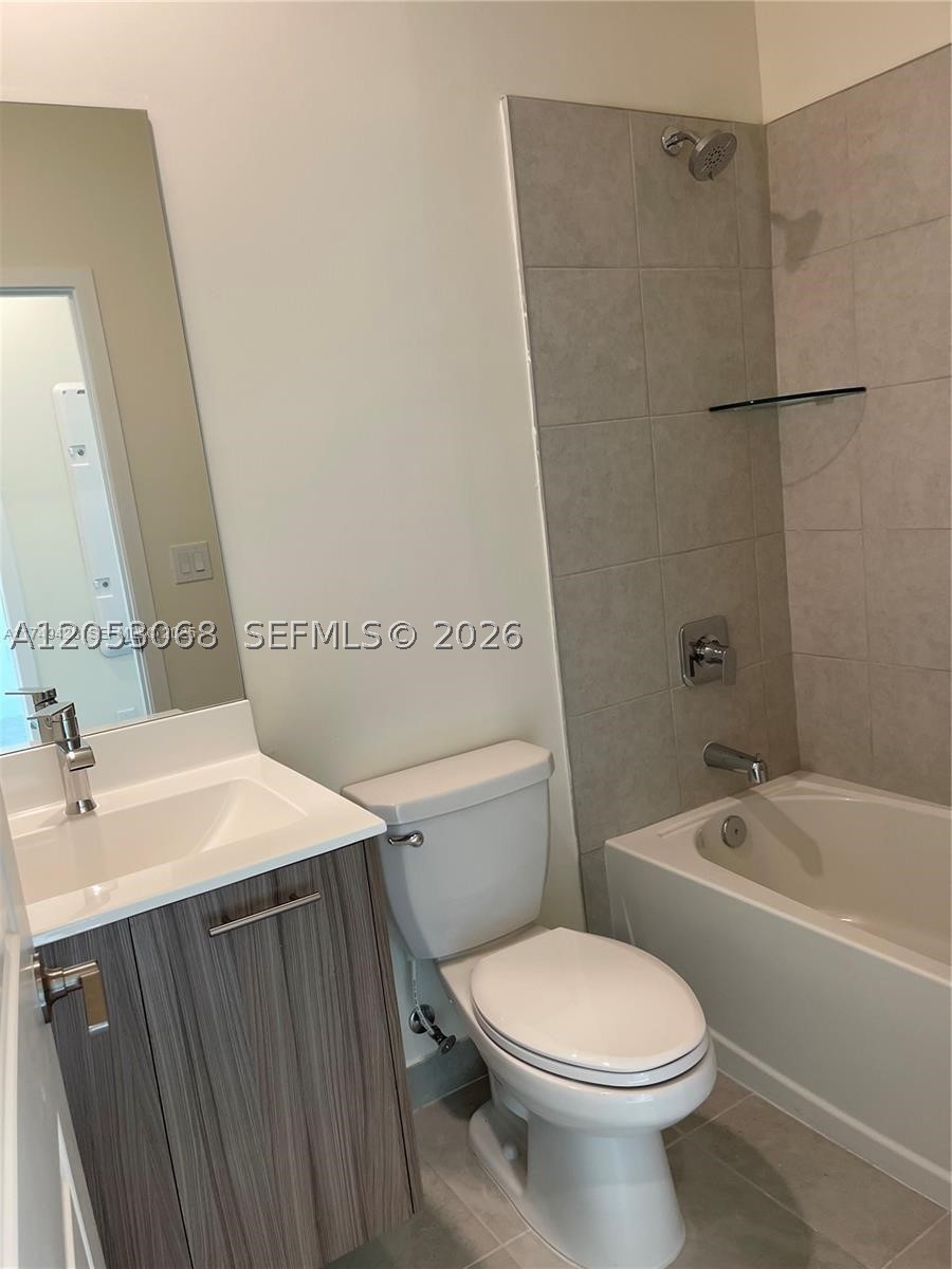DOWNTOWN DORAL SOUTH PHAS - Residential