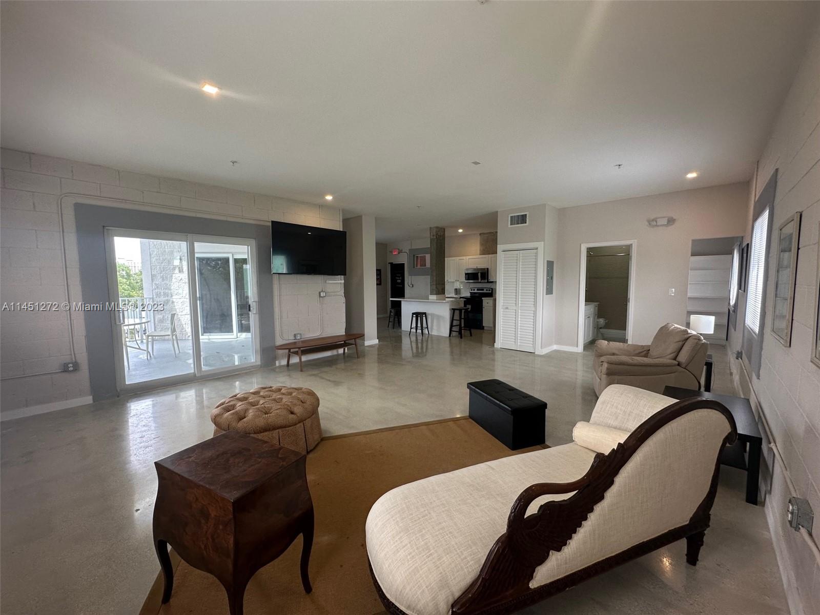 LAWRENCE ESTATES LAND COS - Residential Lease