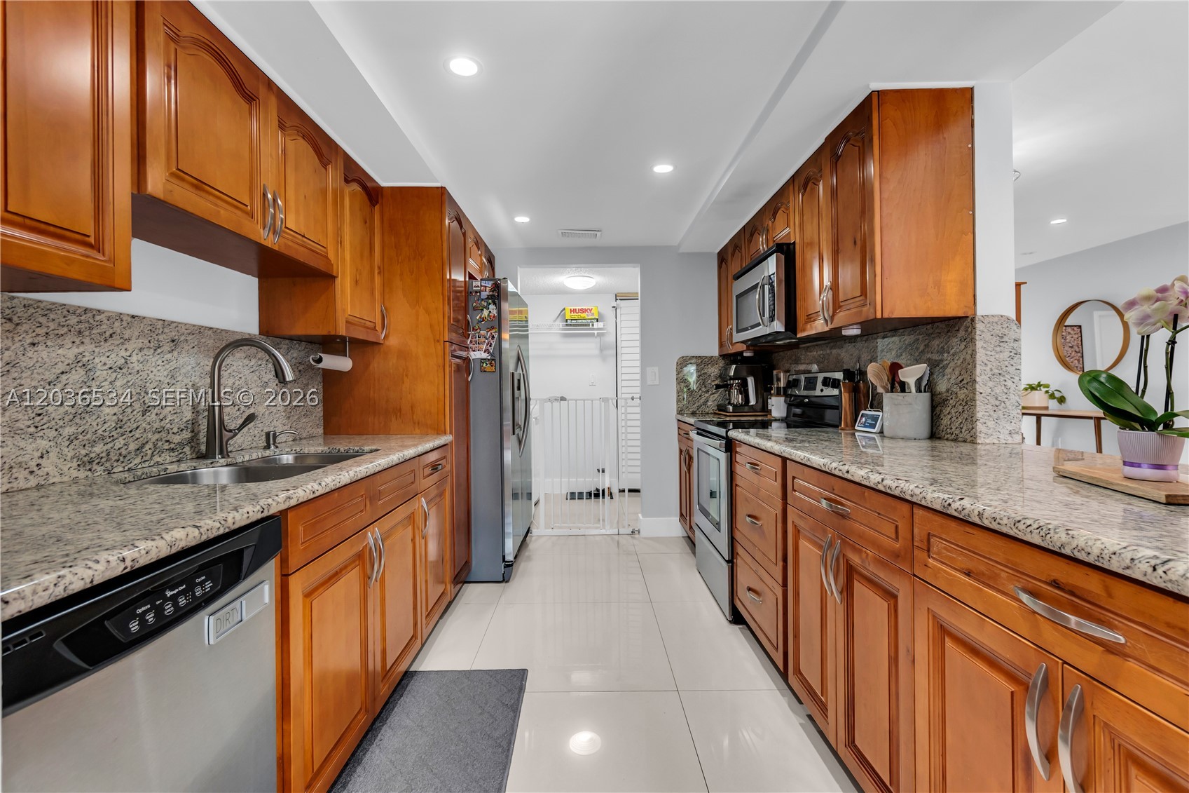 CALUSA POINT - Residential Lease