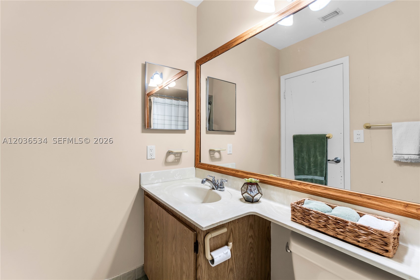 CALUSA POINT - Residential Lease