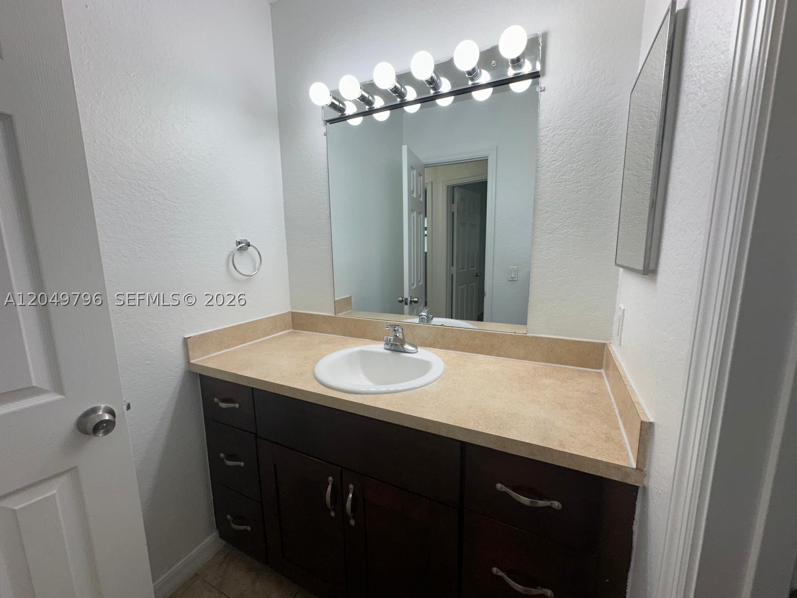 HIGHLAND ESTATES - Residential Lease