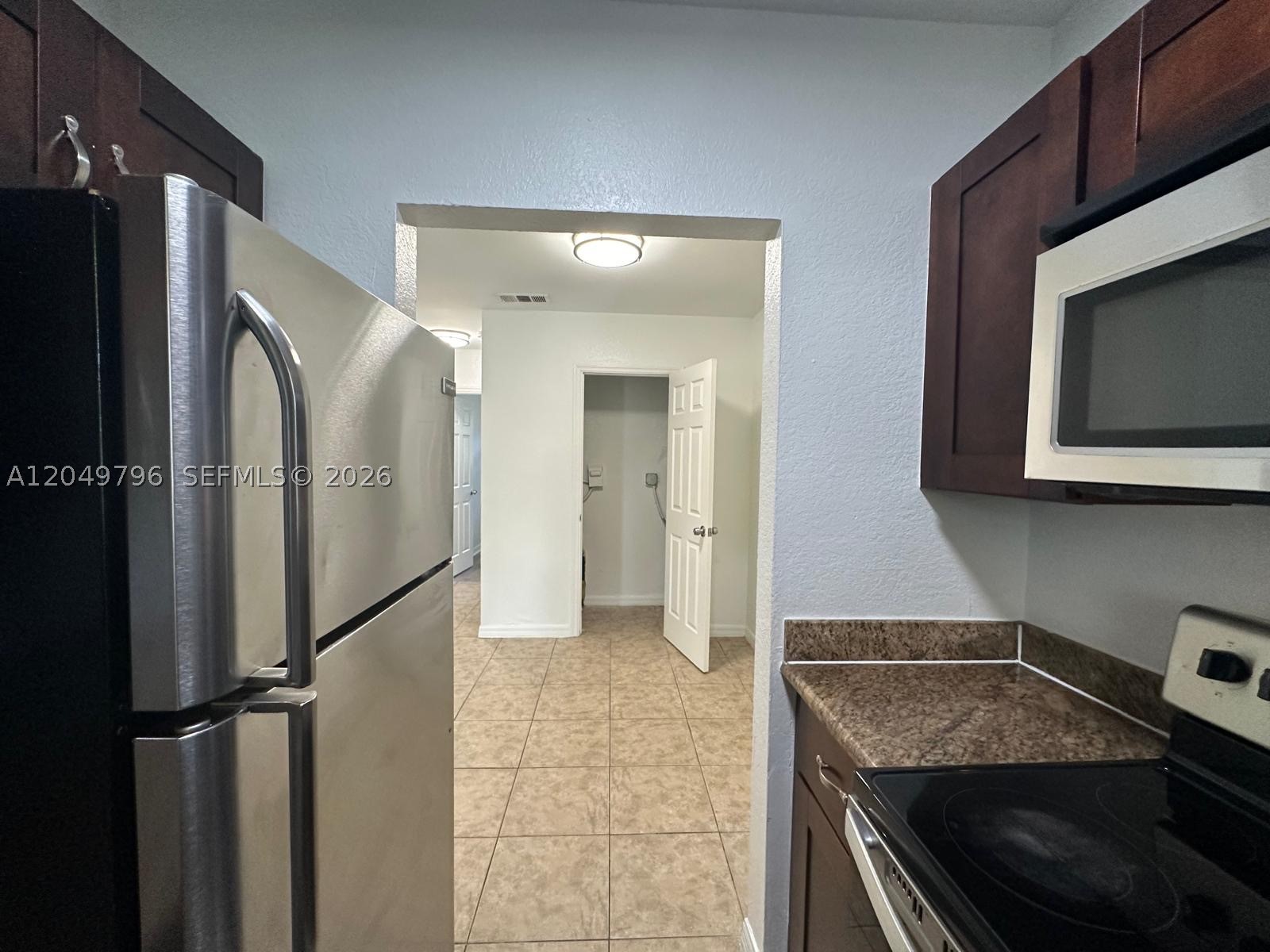 HIGHLAND ESTATES - Residential Lease