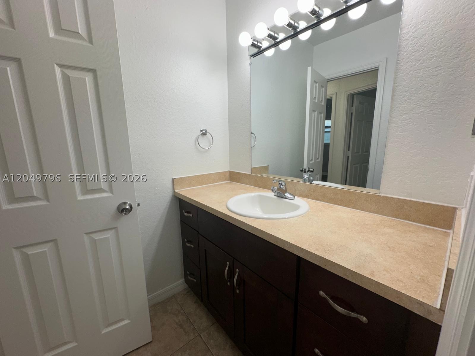 HIGHLAND ESTATES - Residential Lease
