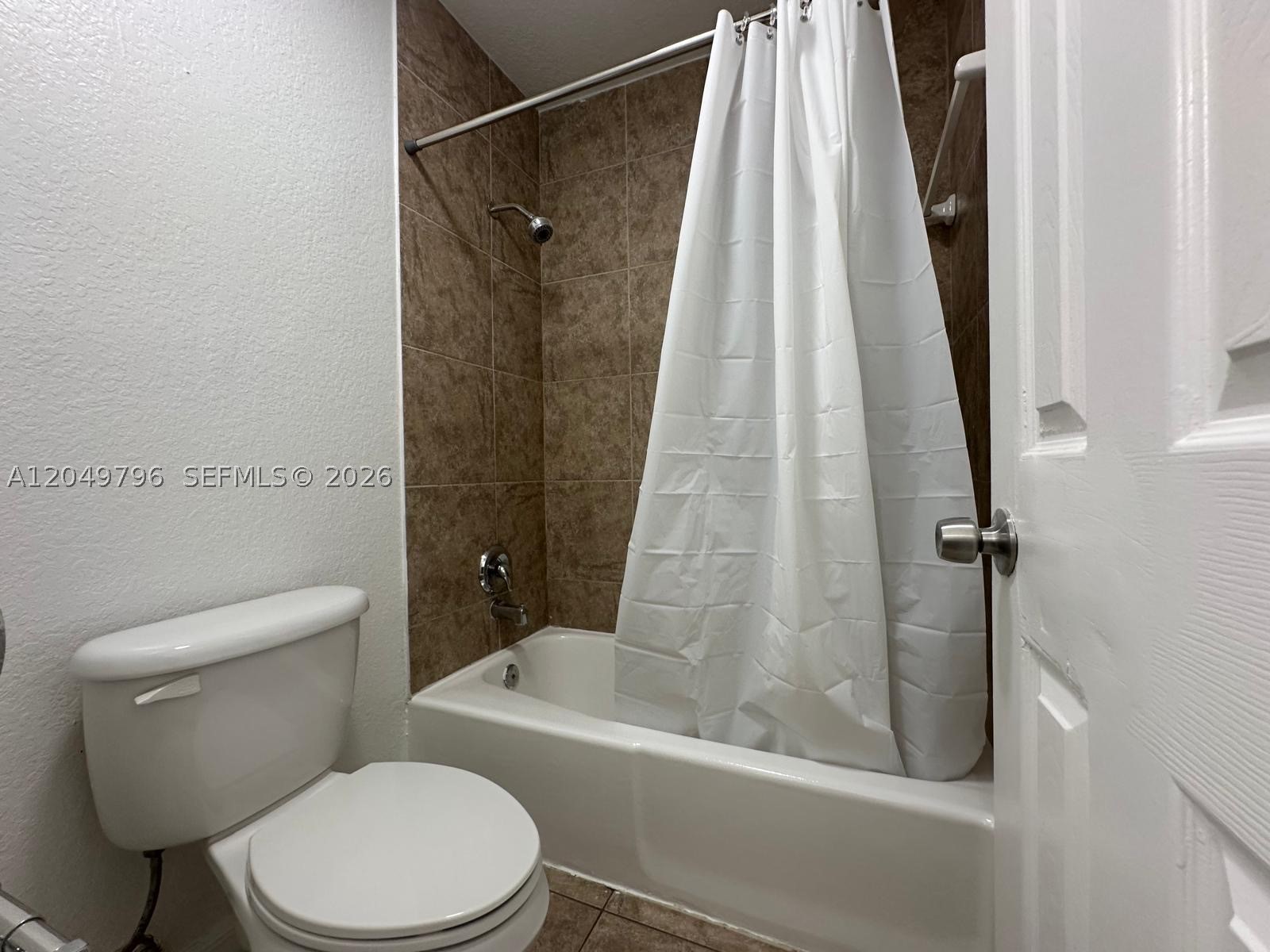 HIGHLAND ESTATES - Residential Lease