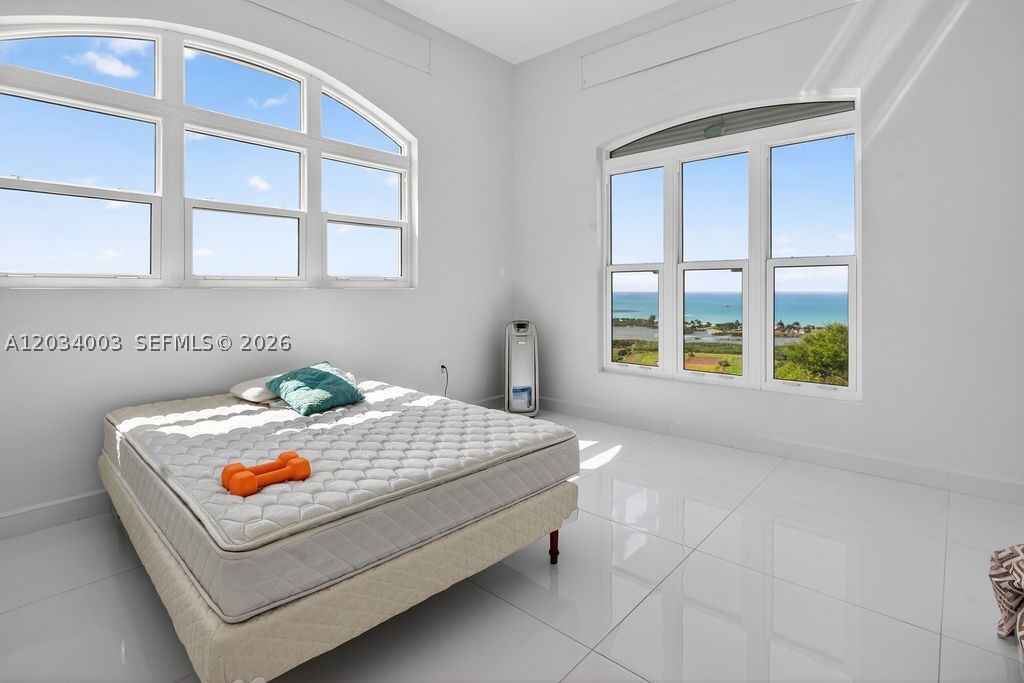 ANTIGUA AND BARBUDA - Residential