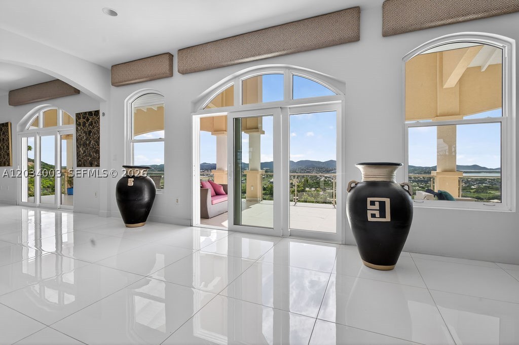 ANTIGUA AND BARBUDA - Residential