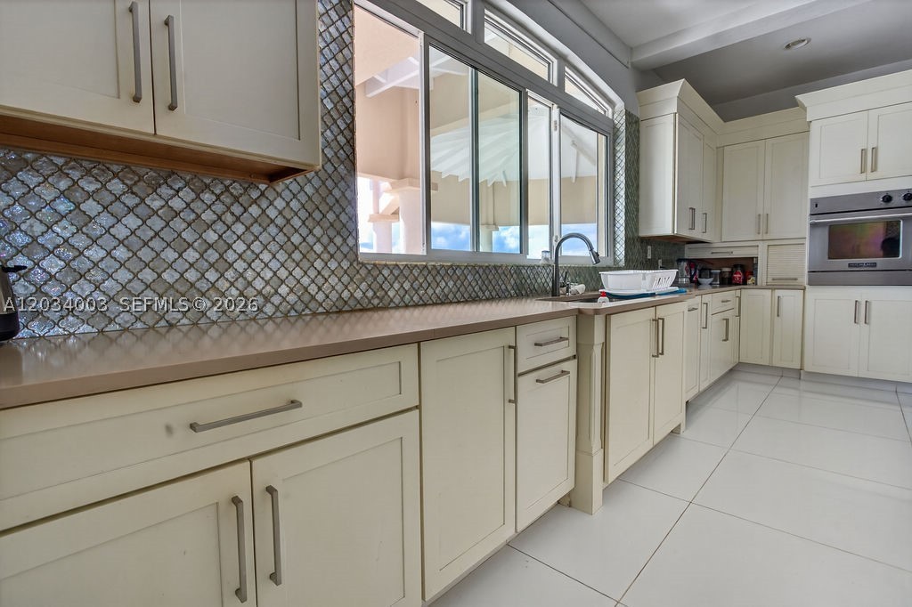 ANTIGUA AND BARBUDA - Residential