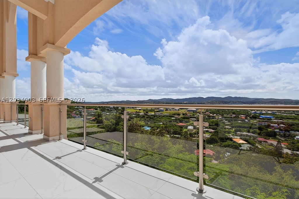 ANTIGUA AND BARBUDA - Residential