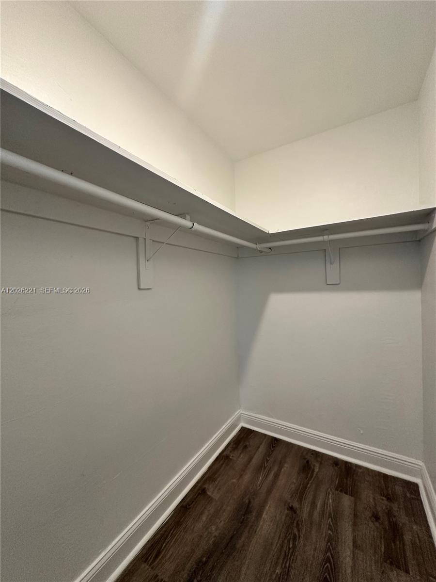 HOLLYWOOD LITTLE RANCHES - Residential Lease