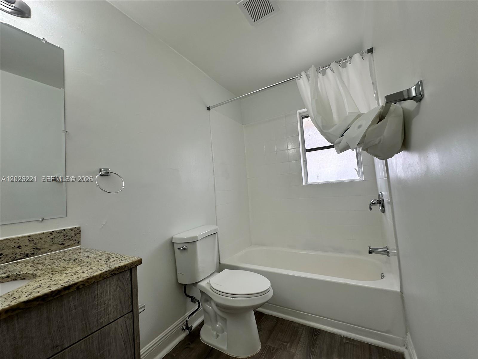 HOLLYWOOD LITTLE RANCHES - Residential Lease