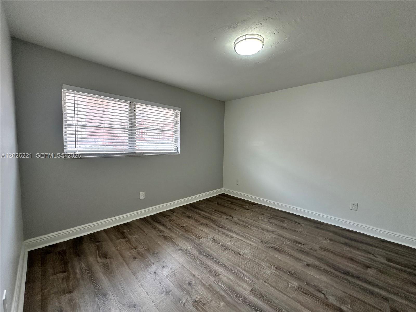 HOLLYWOOD LITTLE RANCHES - Residential Lease