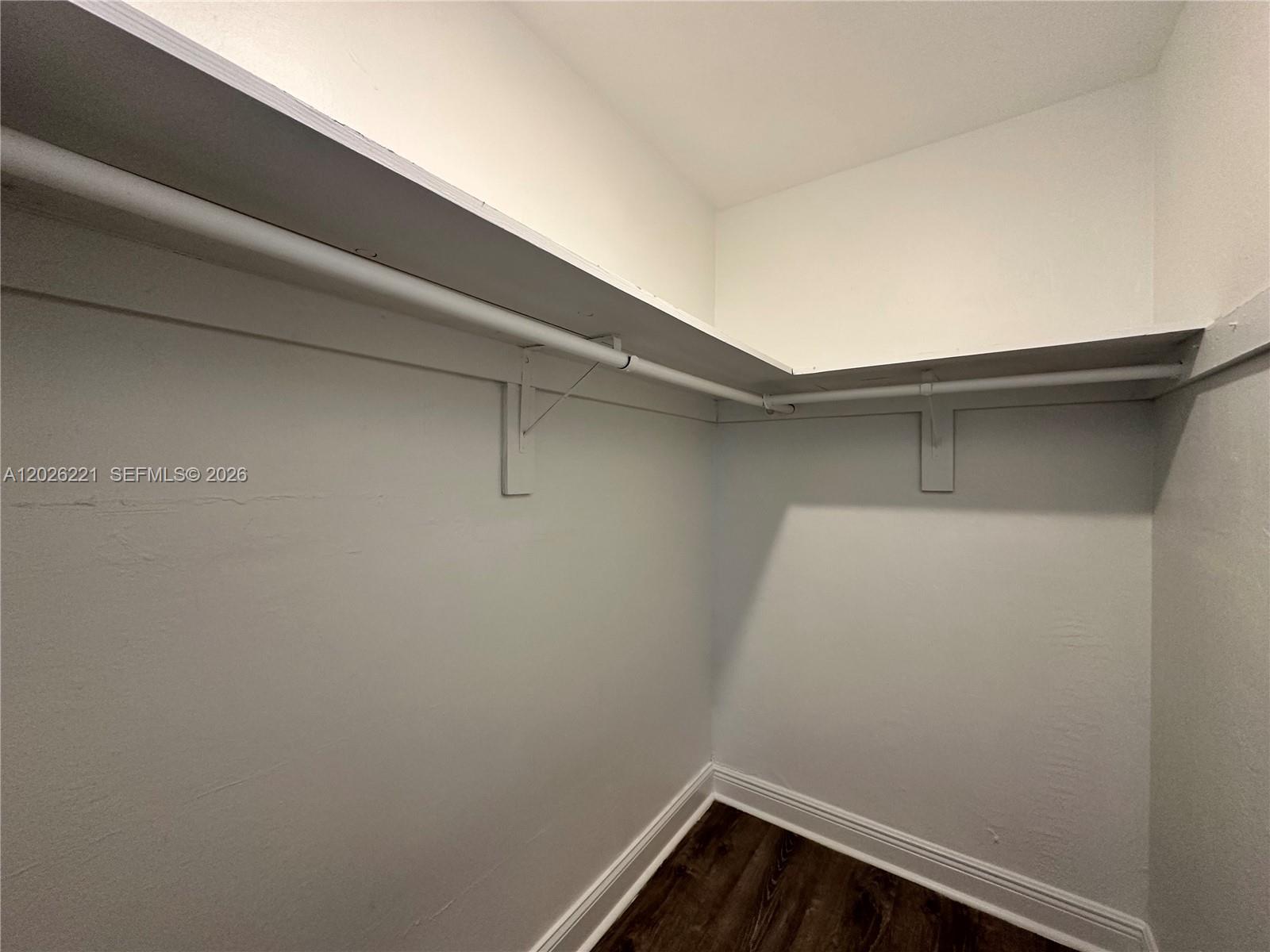 HOLLYWOOD LITTLE RANCHES - Residential Lease